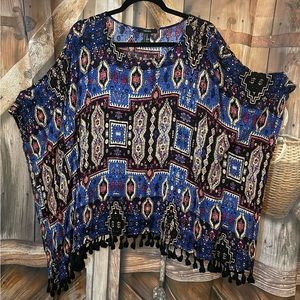 Forever 21 / top / fringed / size med / good condition